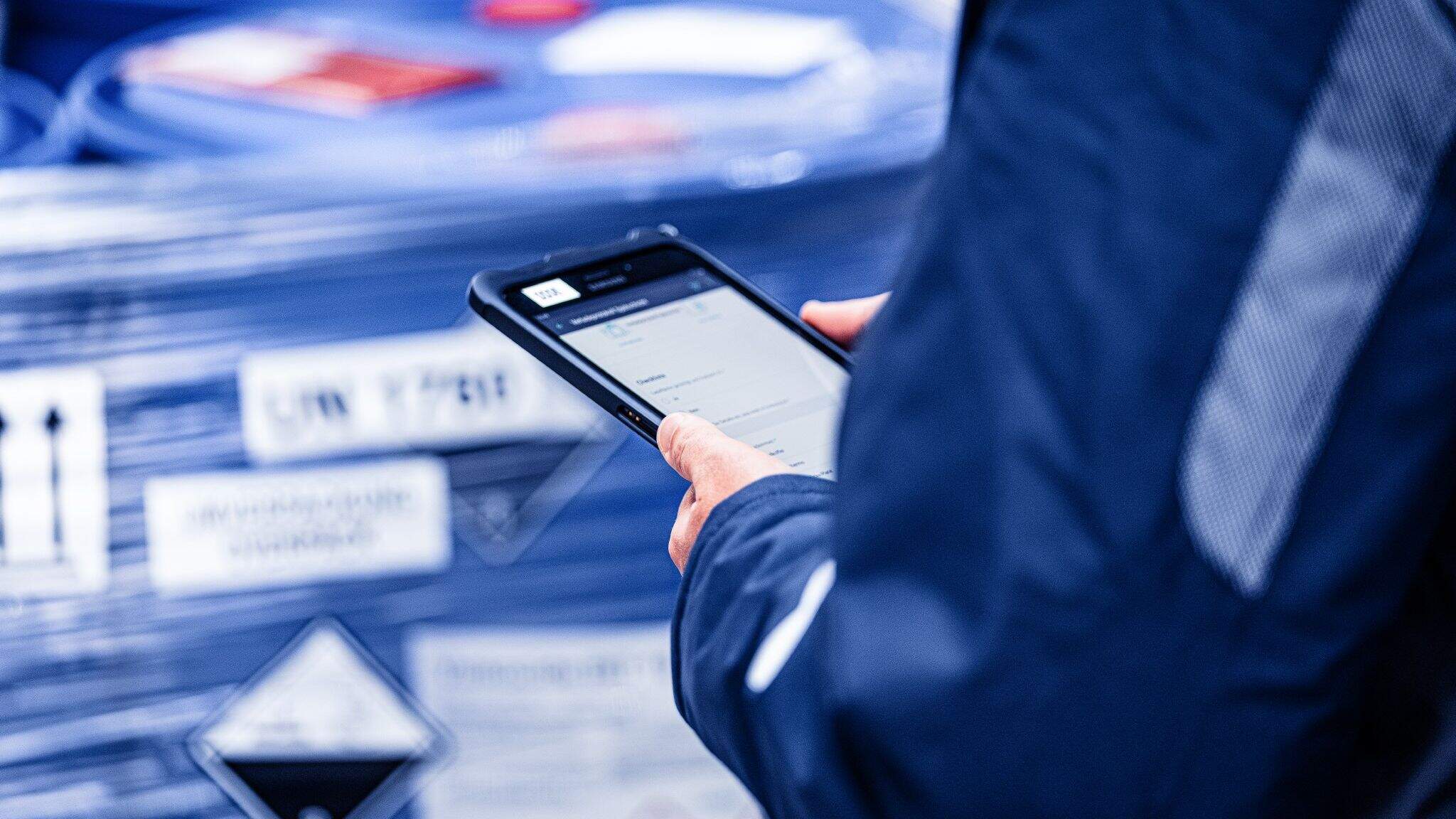 Loin du bloc-notes, les collaborateurs peuvent cr&eacute;er eux-m&ecirc;mes des applications.